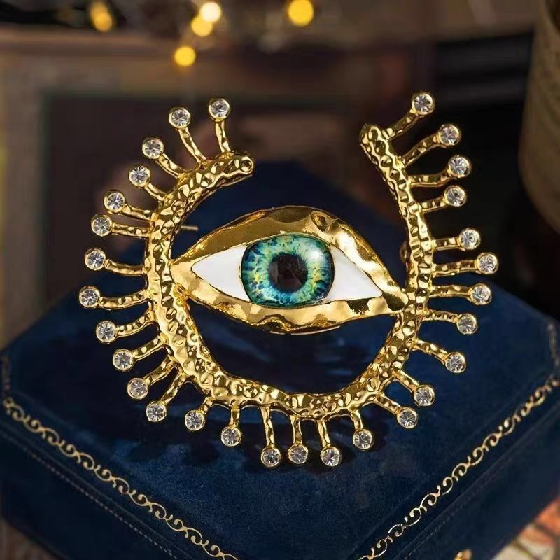 شارات عين الشيطان الزرقاء العت - مراجعة Collectible Vintage Brooches وسعره