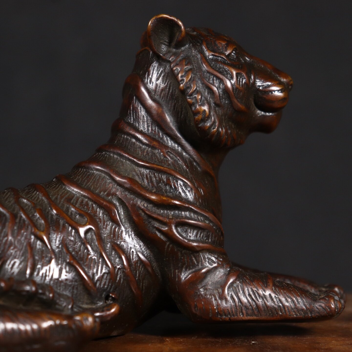 تمثال نمر نحاسي صيني عتيق بتصم - مراجعة Vintage Collectible Stores وسعره