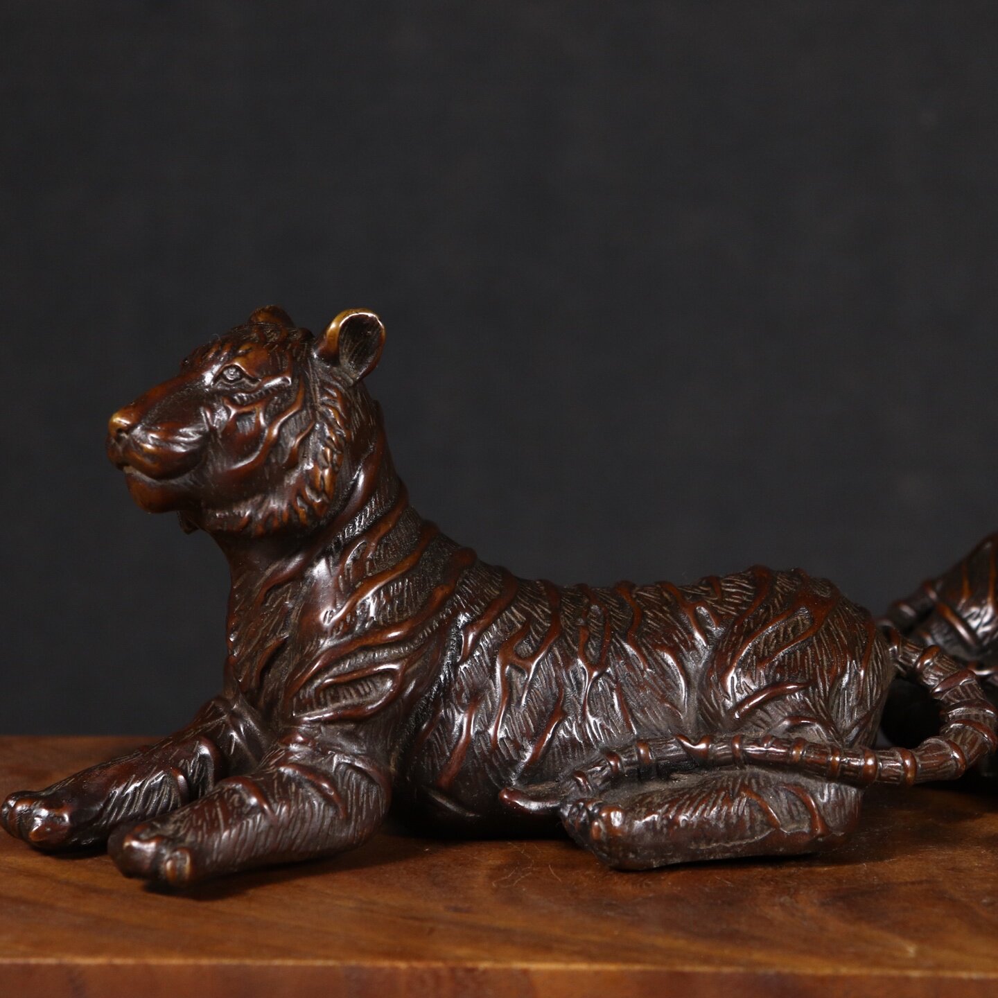 تمثال نمر نحاسي صيني عتيق بتصم - مراجعة Vintage Collectible Stores وسعره